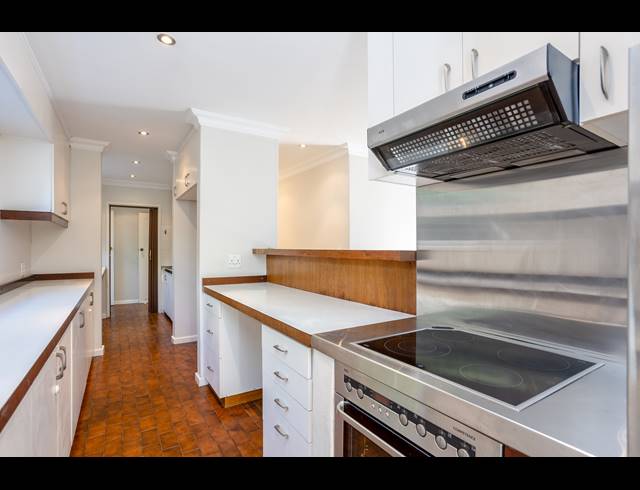 2 BEDROOM FREEHOLD TO LET IN NEWLANDS